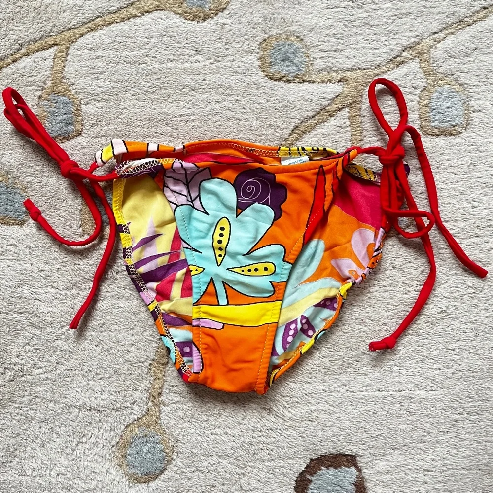 Venus Bikini Bottom - Picture 1 of 3